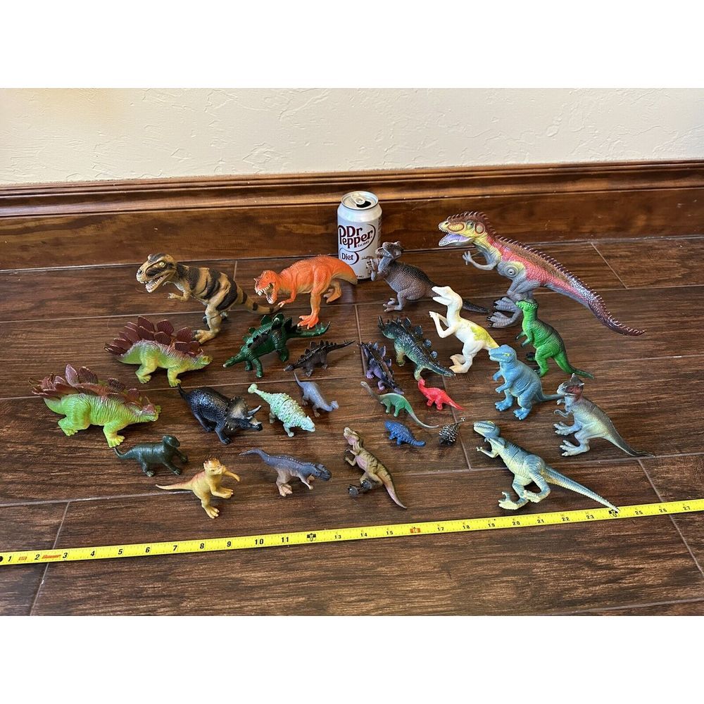 Lot Of Assorted Small Plastic Dinosaur Toy Figures Various Sizes